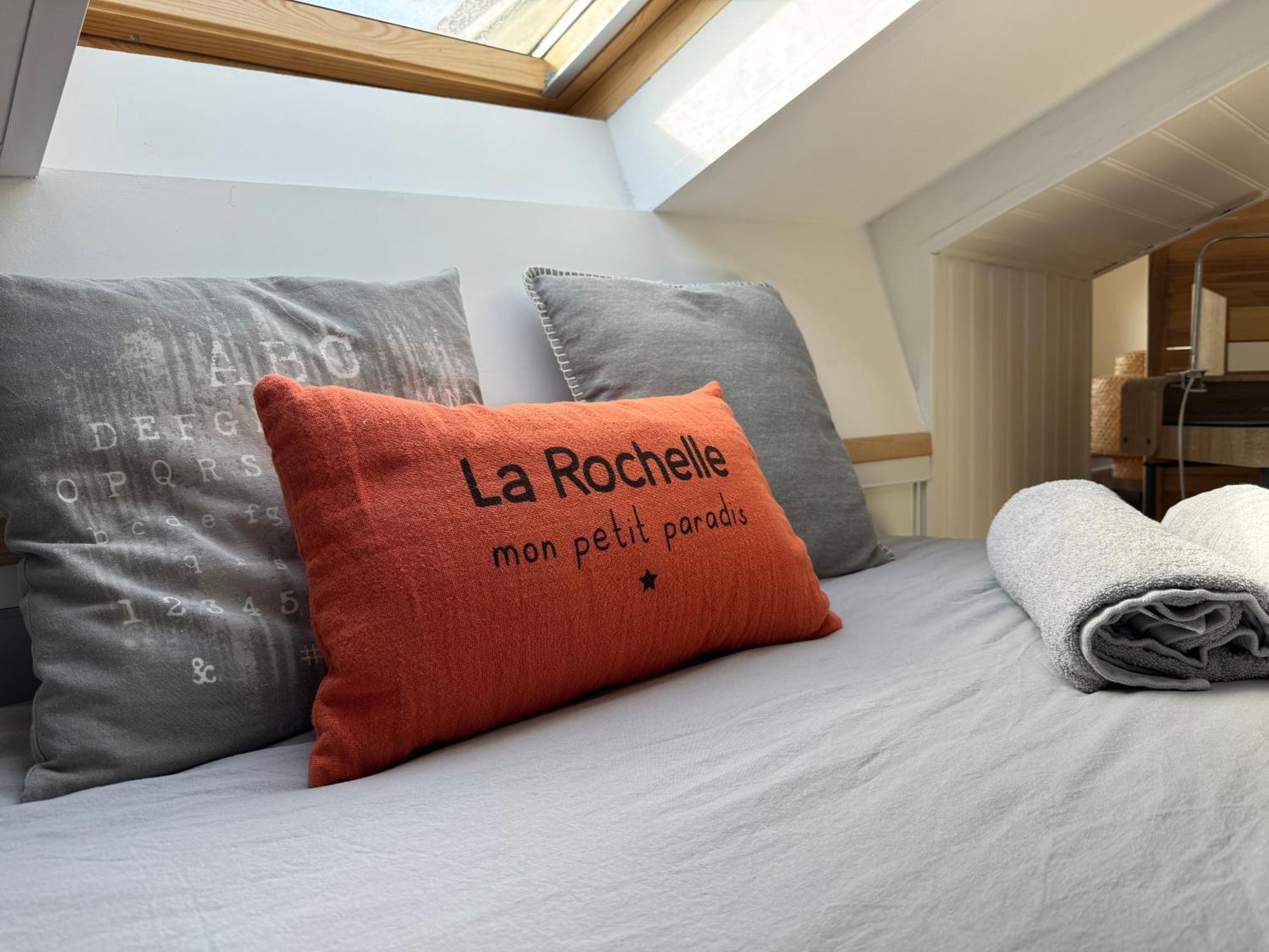 Ღ La Cabane Rochelaise • Vue Sur Le Vieux-Port La Rochelle  Exterior photo